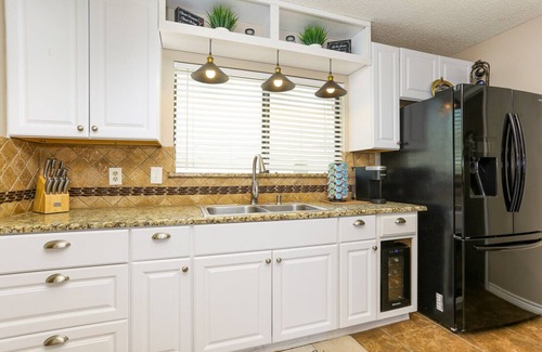 Heritage Casa | Peaceful 3bd 2 bath home near Sea World & BMT with pool
