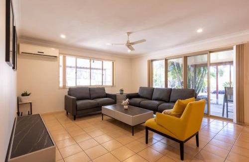 Springfield Casa | Peaceful 4B2B Sweet Home w Backyard at Springfield