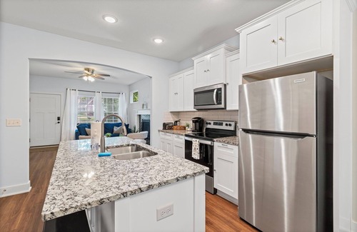 Blue Township Casa | Peaceful 4BR Home w/Porch, Deck & Wooded Views Perfect for Families and Friends