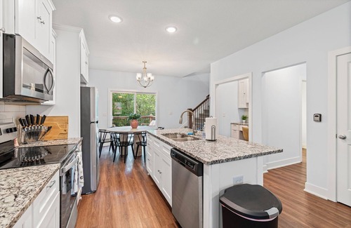 Blue Township Casa | Peaceful 4BR Home w/Porch, Deck & Wooded Views Perfect for Families and Friends