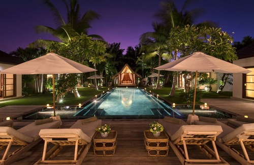 Drupadi Villa | Palaciego de lujo 7 dormitorios Villa, Seminyak central