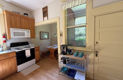Greenville Casa | Peaceful, affordable cottage perfect for your next mountain getaway
