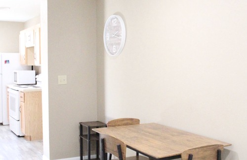 Lake City Condominio | Peaceful and beautiful 2 bedroom 1 bathroom condo with full kitchen.