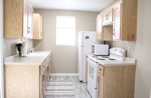 Lake City Condominio | Peaceful and beautiful 2 bedroom 1 bathroom condo with full kitchen.