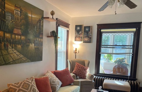 Erie Casa | Peaceful and family friendly 3 blocks from bay - No locals Please