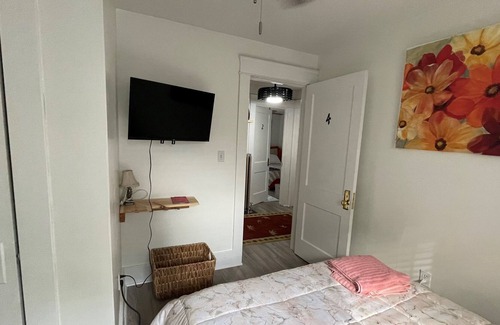 Erie Casa | Peaceful and family friendly 3 blocks from bay - No locals Please