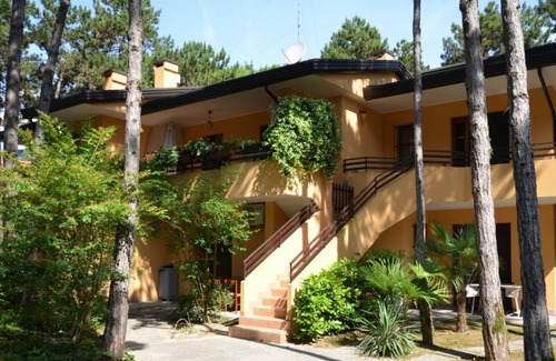 Bibione Lido del Sole Villa | Retiro tranquilo y silencioso en una ubicación central cerca del mar.