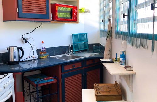 Sainte-Anne Apartamento | Peaceful and spacious APT, with balcony + Jacuzzi 5min from beach
