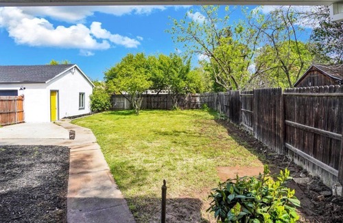 Arden-Arcade Casa | Peaceful and Spacious 3-Bedroom House in Great Neighborhood -- w/ Parking