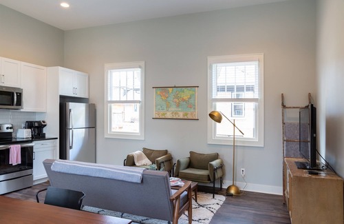 Detroit Apartamento | Peaceful and Stylish Historic Apt!