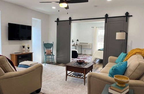 Marshfield Condominio | Peaceful and updated guesthouse located in the central Wisconsin countryside