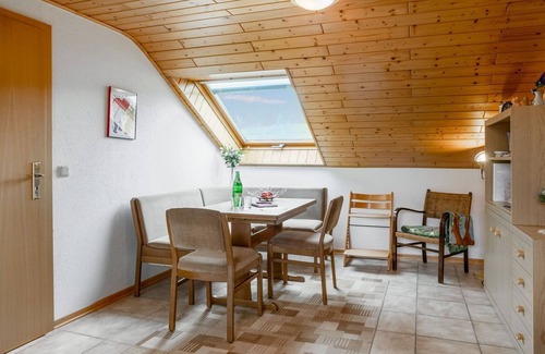 Bausendorf Apartamento | Cómodo apartamento en Bausendorf con piscina