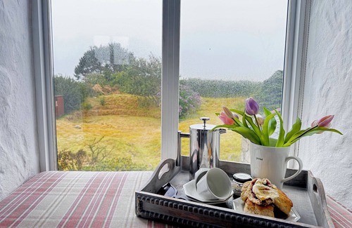 Chysauster Casa | Peaceful barn retreat- star gazing & country walks close to St Ives and Marazion