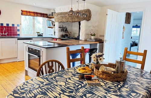 Chysauster Casa | Peaceful barn retreat- star gazing & country walks close to St Ives and Marazion