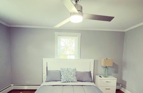 Portsmouth Casa | Peaceful beach home near Newport