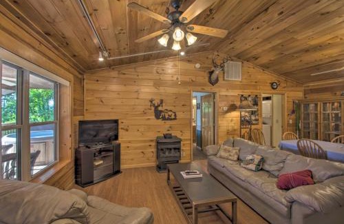 Bryson City Casa | Peaceful Bryson City Cabin - Fire Pit and Hot Tub!