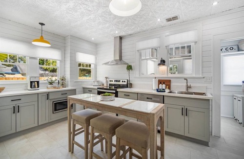 Bradenton Casa | Peaceful Bungalow Near Ana Maria Island Ferry 2BR, Outdoor Space & Parking