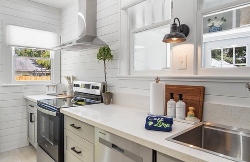 Bradenton Casa | Peaceful Bungalow Near Ana Maria Island Ferry 2BR, Outdoor Space & Parking