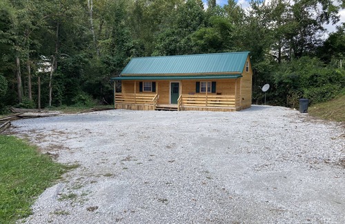 Duff Cabina | Peaceful cabin in the center of riding country!