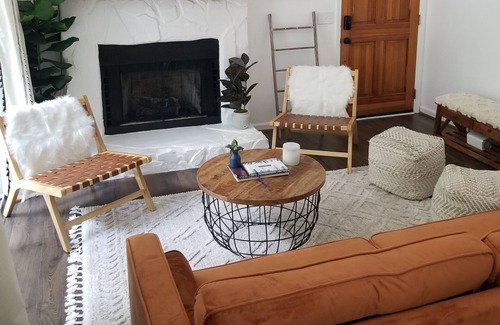 Fairview Cabina | "Peaceful Cabin Retreat:Stylish & Cozy Getaway in the Woods-30 min to Nashville