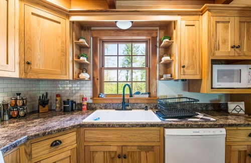 Guild Cabina | Peaceful cabin w/patio-firepit near lake Sunapee