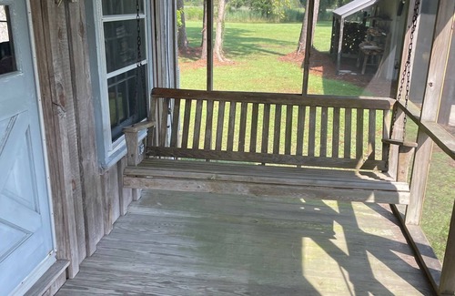 Hobucken Cabina | Peaceful cabin with AC in charming Scranton