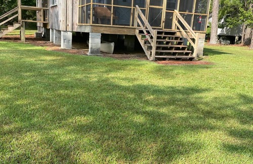 Hobucken Cabina | Peaceful cabin with AC in charming Scranton
