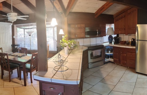 Los Gatos Cabina | Peaceful cabin with Great Views and WiFi in Redwood Retreat