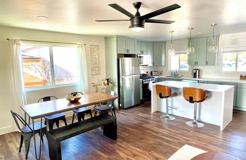Linda Vista Casa | Peaceful Canyon Retreat in the Heart of San Diego. Family & Pet friendly