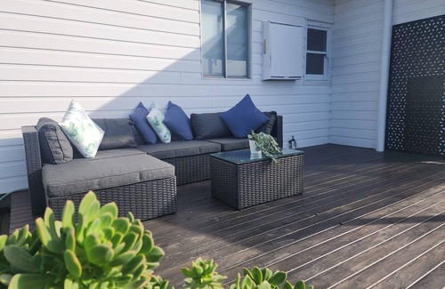 Morwell Casa | Peaceful, centrally located, 2 bedroom cottage minutes walk to Morwell CBD.