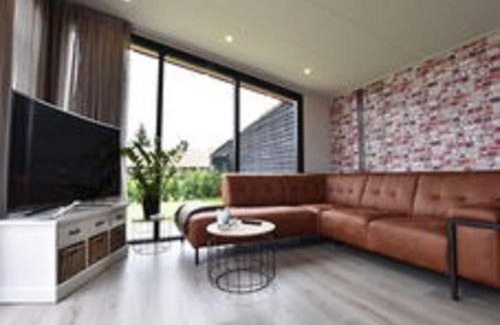 Haulerwijk Chalet De Esquí | Peaceful Chalet Close to Norg