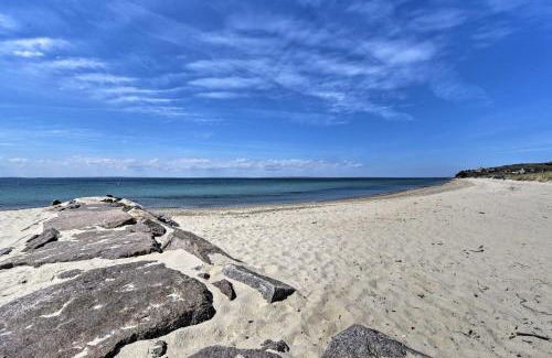Menemsha Casa | Peaceful Chilmark Farmhouse by Menemsha Beach