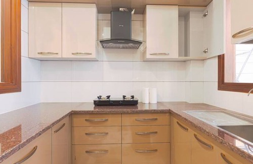 Sushant Lok Apartamento | Peaceful City Paradise w King Bed Tub