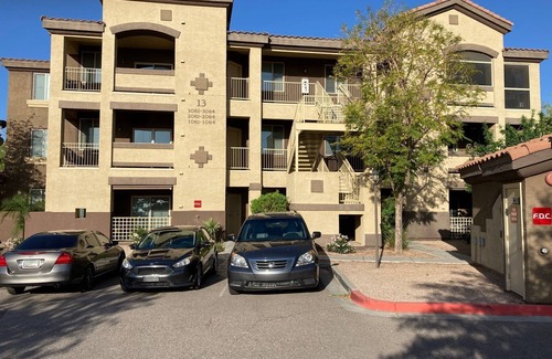 Parkwood Ranch Condominio | Condominio tranquilo en comunidad cerrada. Estilo de apartamento, planta principal.