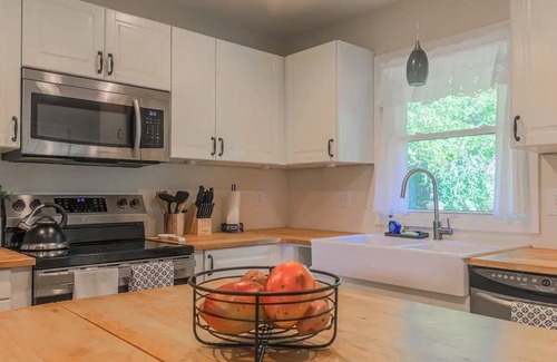 Andrews Cabaña | Peaceful Cottage in the North Carolina mountains