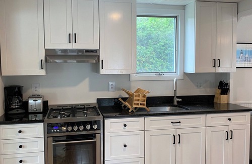 Osterville Casa | Peaceful Cottage in the Heart of Osterville Village Walk to Shops & Restaurants
