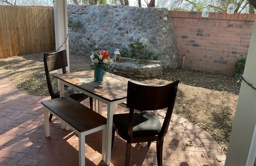 Viewpoint Cabaña | Peaceful cottage with courtyard in Green Valley AZ with AC, WiFi, and DirecTV.