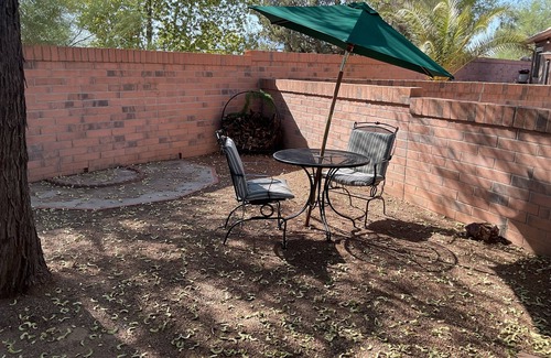 Viewpoint Cabaña | Peaceful cottage with courtyard in Green Valley AZ with AC, WiFi, and DirecTV.