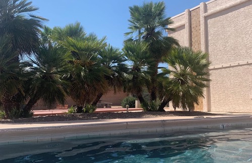 Viewpoint Cabaña | Peaceful cottage with courtyard in Green Valley AZ with AC, WiFi, and DirecTV.