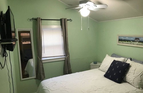 East Wareham Cabaña | Peaceful Cottage with Pond/Lake minutes from Cape Cod