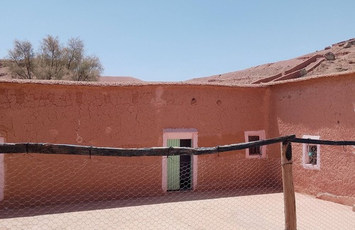 Ait Sedrate Sahl El Gharbia Casa | Peaceful Countryside Home in Rose Valley, Steps from Mgouna Castle