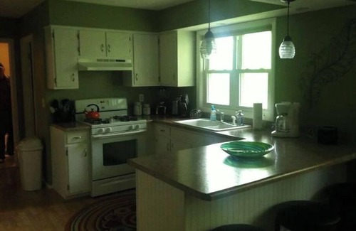 Pilot Grove Cabaña | Peaceful Cozy Cottage in Southern Iowa