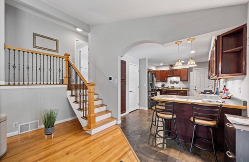 St. Charles Casa | Peaceful Cozy Home with Well Equipped Kitchen, WiFi, & King Bed in St Charles