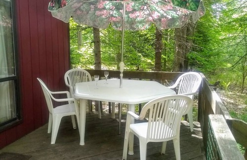 Locust Paradise Chalet De Esquí | Peaceful escape in Poconos near fun activities