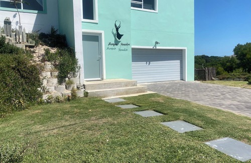 Paradise Beach Casa | Peaceful escape in the coast of Paradise beach, Jeffreys Bay, South Africa