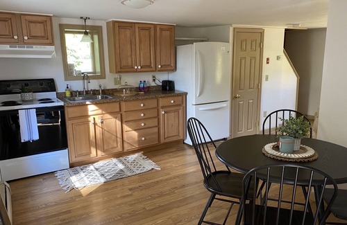 East Greenwich Cabaña | Peaceful Escape - Cozy Cottage at Honey Rock Farm