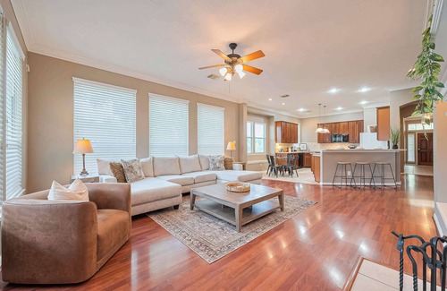 Conroe Casa | Peaceful Exec Home w Office Near Everything