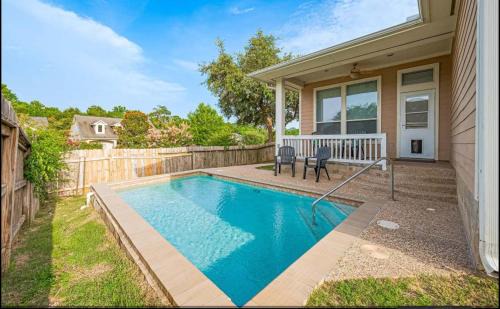 Conroe Casa | Peaceful Exec Home w Office Near Everything