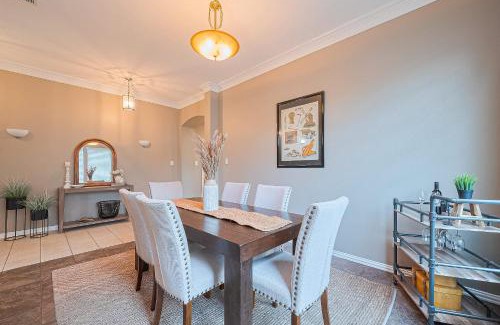 Conroe Casa | Peaceful Exec Home w Office Near Everything