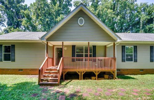 Winston - Salem Casa | Peaceful Family Retreat in Winston-Salem